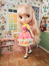 Load image into Gallery viewer, Little vintage dress for Blythe doll
