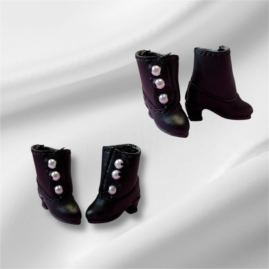 Blythe black booties