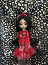 Load image into Gallery viewer, Agatha Potion Witch pullip.
