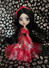 Load image into Gallery viewer, Agatha Potion Witch pullip.
