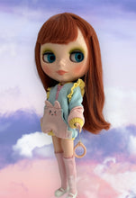 Load image into Gallery viewer, Cat sweatshirt for Blythe doll
