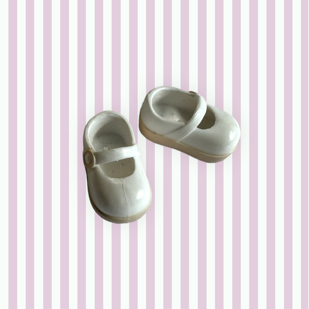 Obitsu 11 white Mary Jane shoes