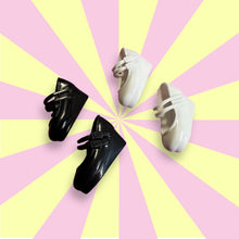 Load image into Gallery viewer, 1/6 White and Black shoes
