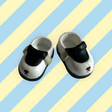 Load image into Gallery viewer, White and Black obitsu 11 shoes
