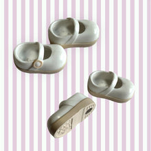 Load image into Gallery viewer, Obitsu 11 White mary jane shoes
