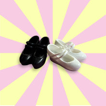 Load image into Gallery viewer, 1/6 White and Black shoes
