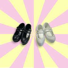 Load image into Gallery viewer, 1/6 White and Black shoes
